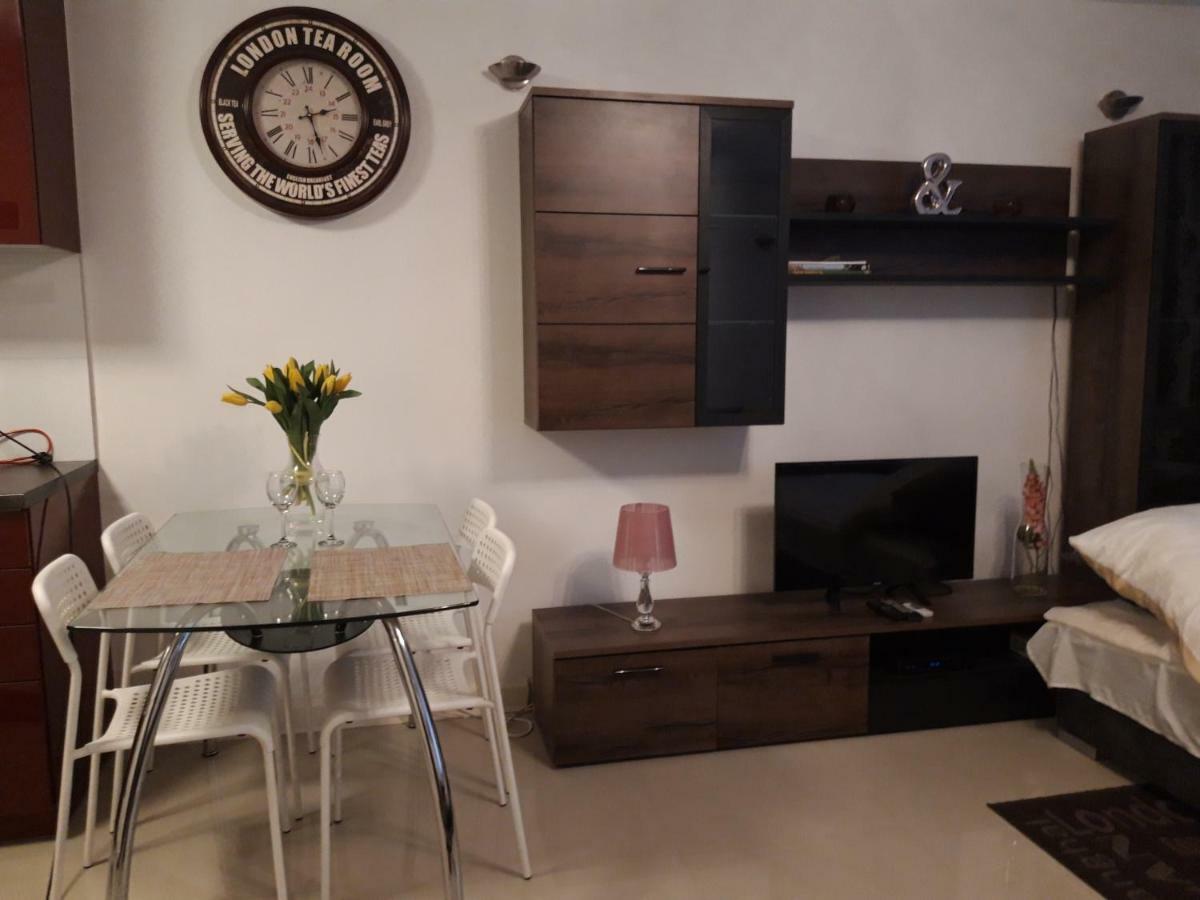 Cherry Apartament W Scislym Centrum Lägenhet Warszawa Exteriör bild